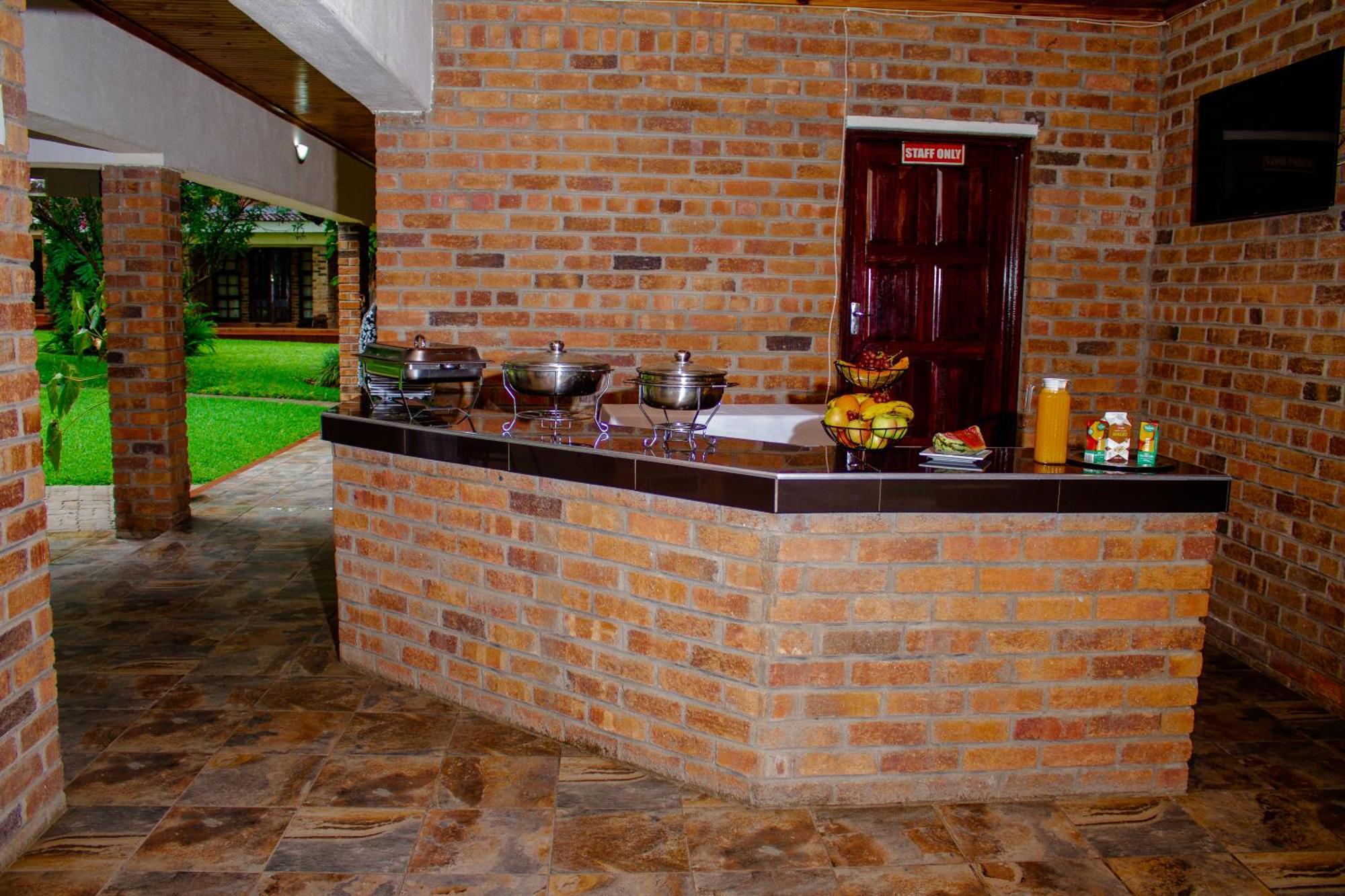 Matilinda Lodge Bulawayo Exterior foto
